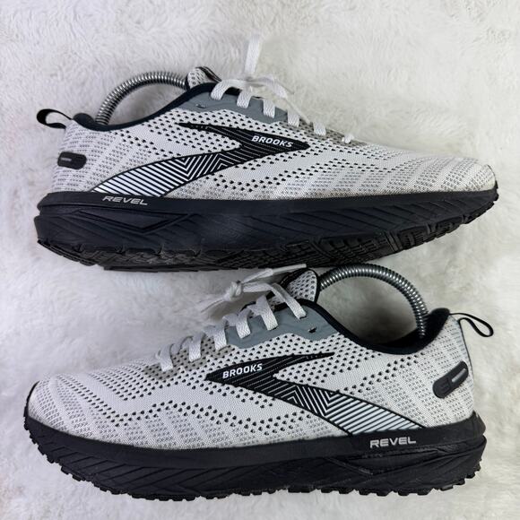 Brooks Revel 6 Women’s Size 8.5 White/Black Running Shoes 1203611B121 - Picture 4 of 10